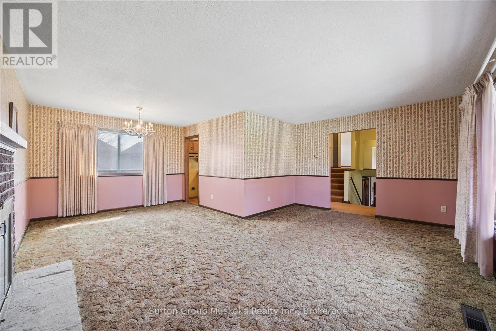 18893 Centre Street, East Gwillimbury, Ontario  L0G 1M0 - Photo 8 - N13047356