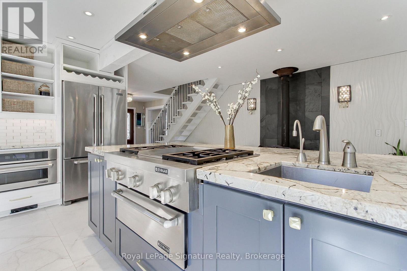 45 Pleasant Avenue, East Gwillimbury, Ontario  L9N 1A2 - Photo 24 - N13047662