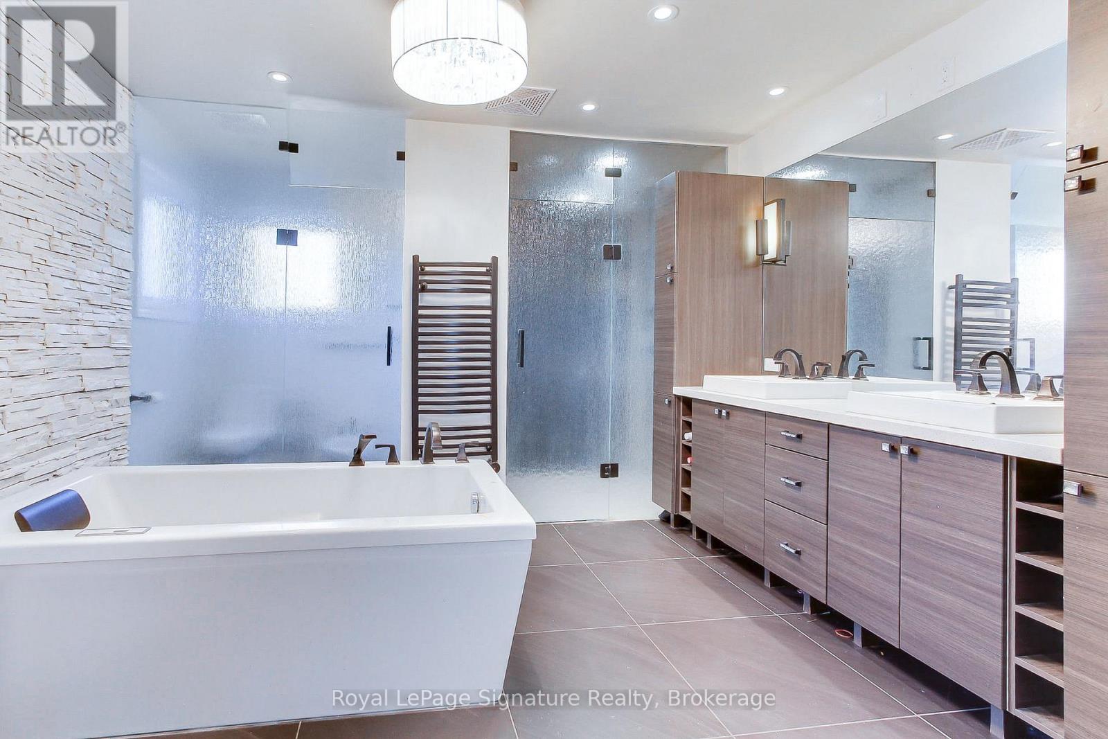 45 Pleasant Avenue, East Gwillimbury, Ontario  L9N 1A2 - Photo 38 - N13047662