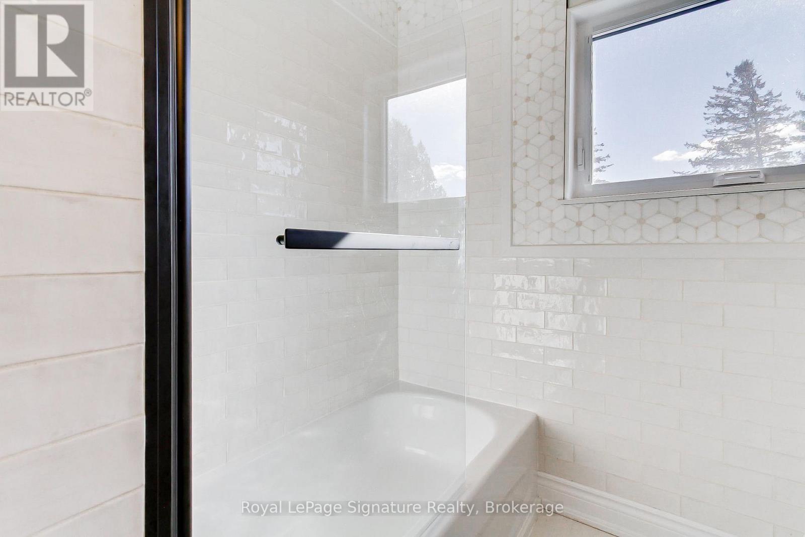 45 Pleasant Avenue, East Gwillimbury, Ontario  L9N 1A2 - Photo 45 - N13047662