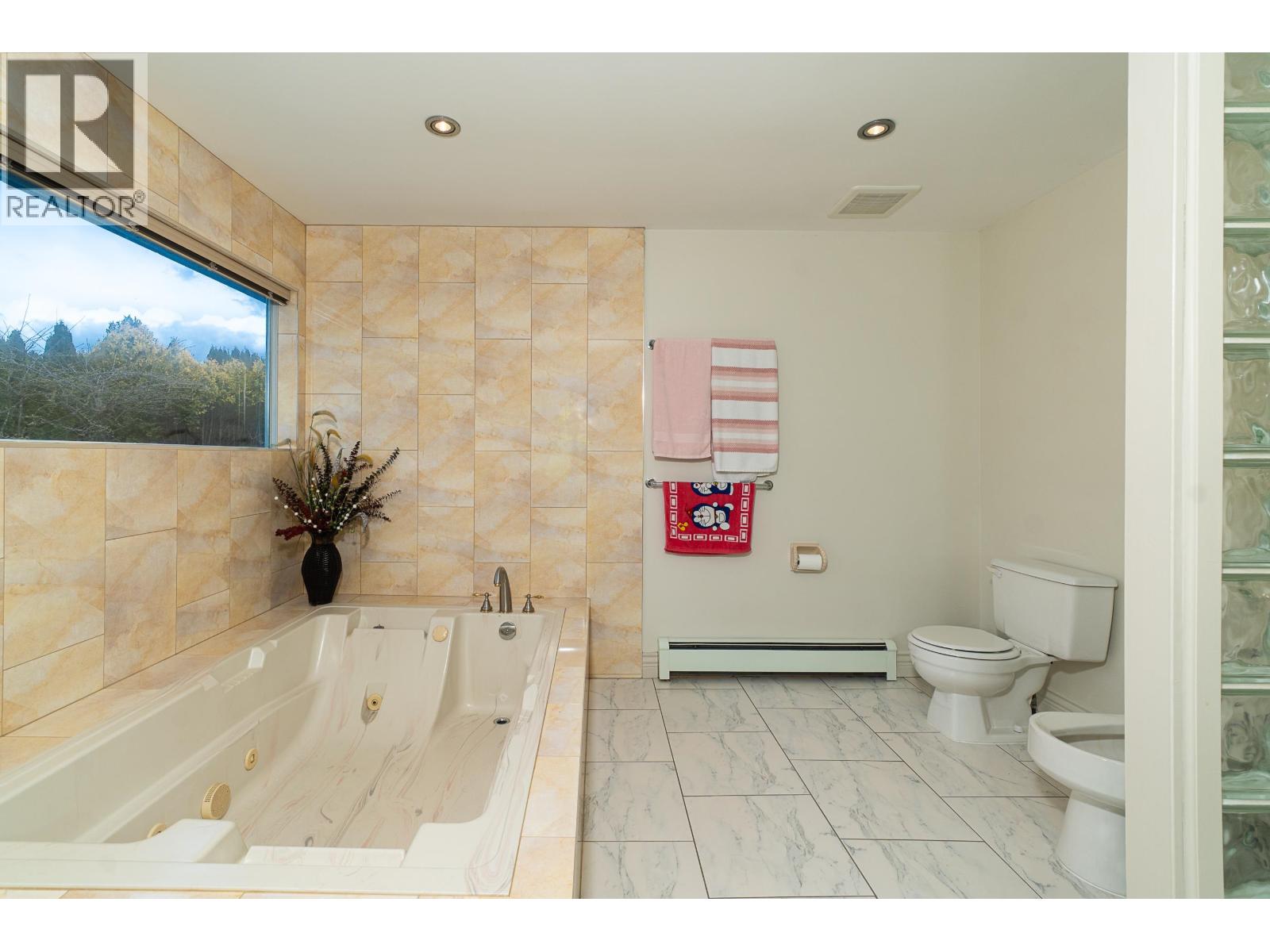 6169 Lochdale Street, Burnaby, British Columbia  V5B 2M6 - Photo 19 - R3092879