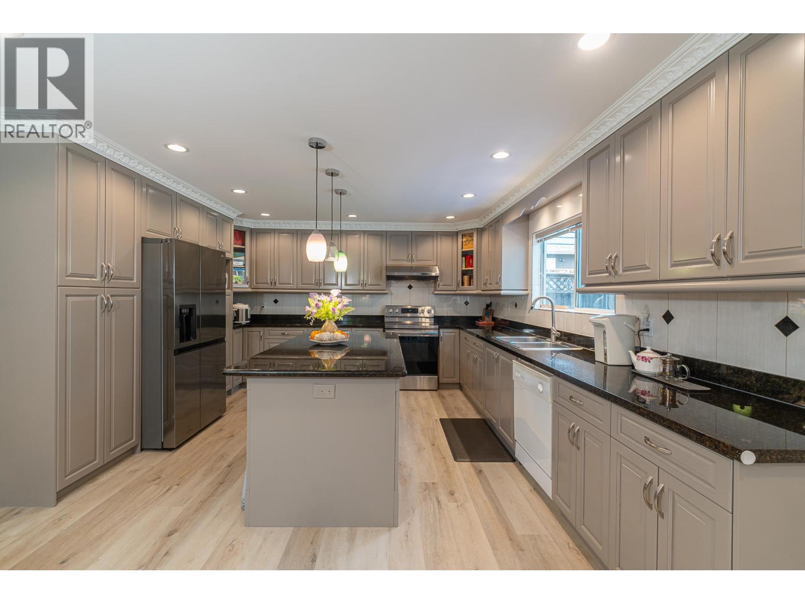 6169 Lochdale Street, Burnaby, British Columbia  V5B 2M6 - Photo 8 - R3092879