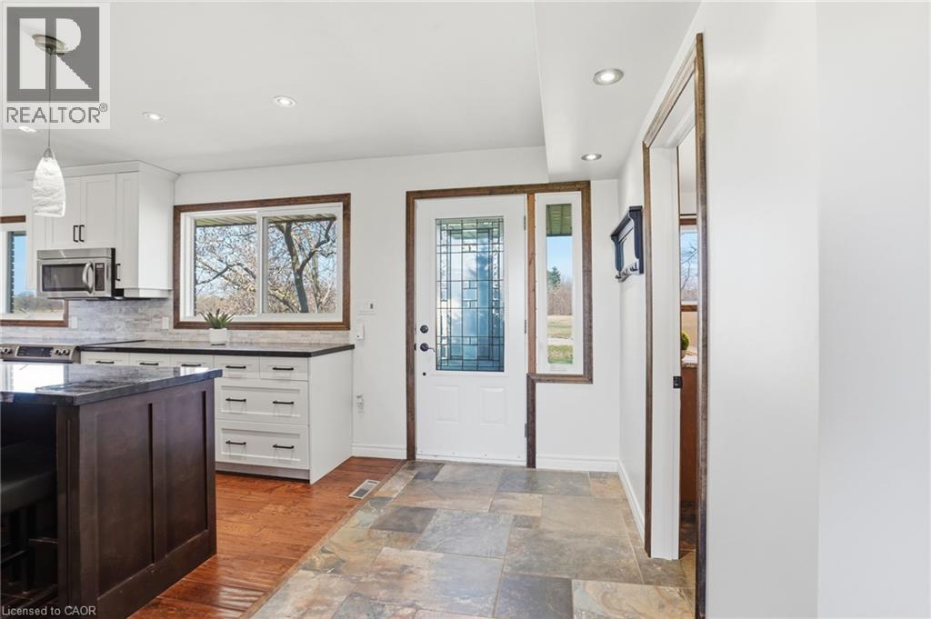 371 Highway 52, Flamborough, Ontario  L9H 5E2 - Photo 6 - 40823731