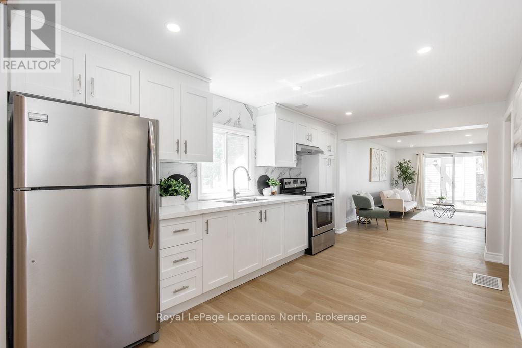 56 68th Street N, Wasaga Beach, Ontario  L9Z 1T8 - Photo 3 - S13047442