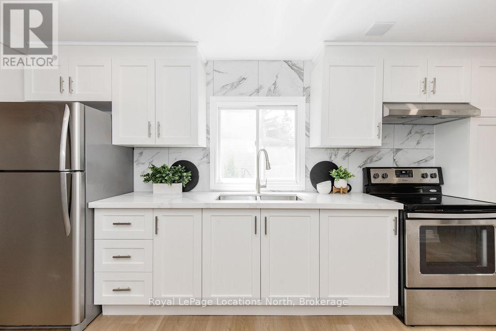 56 68th Street N, Wasaga Beach, Ontario  L9Z 1T8 - Photo 4 - S13047442