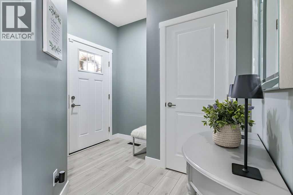 5 Birch Glen, Okotoks, Alberta  T1S 5S9 - Photo 3 - A2299490