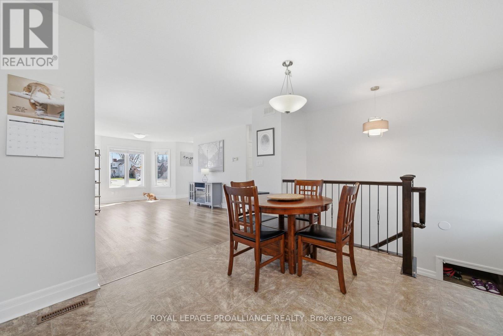 198 Moira Street W, Belleville (Belleville Ward), Ontario  K8P 1T5 - Photo 11 - X13047440