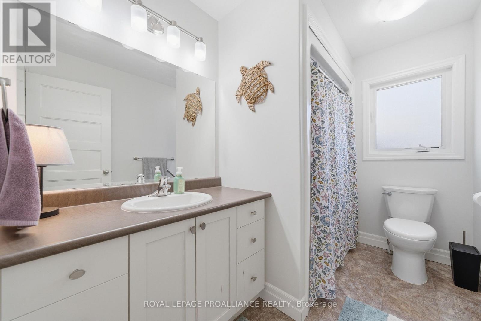 198 Moira Street W, Belleville (Belleville Ward), Ontario  K8P 1T5 - Photo 16 - X13047440