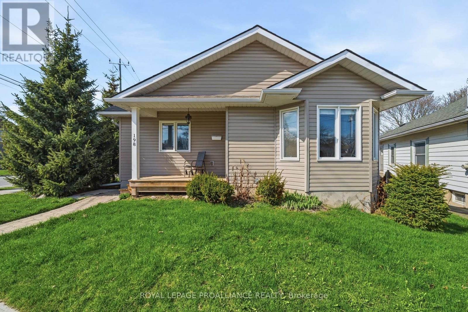 198 Moira Street W, Belleville (Belleville Ward), Ontario  K8P 1T5 - Photo 4 - X13047440