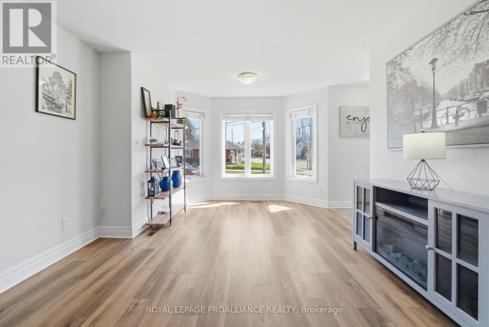 198 Moira Street W, Belleville (Belleville Ward), Ontario  K8P 1T5 - Photo 6 - X13047440