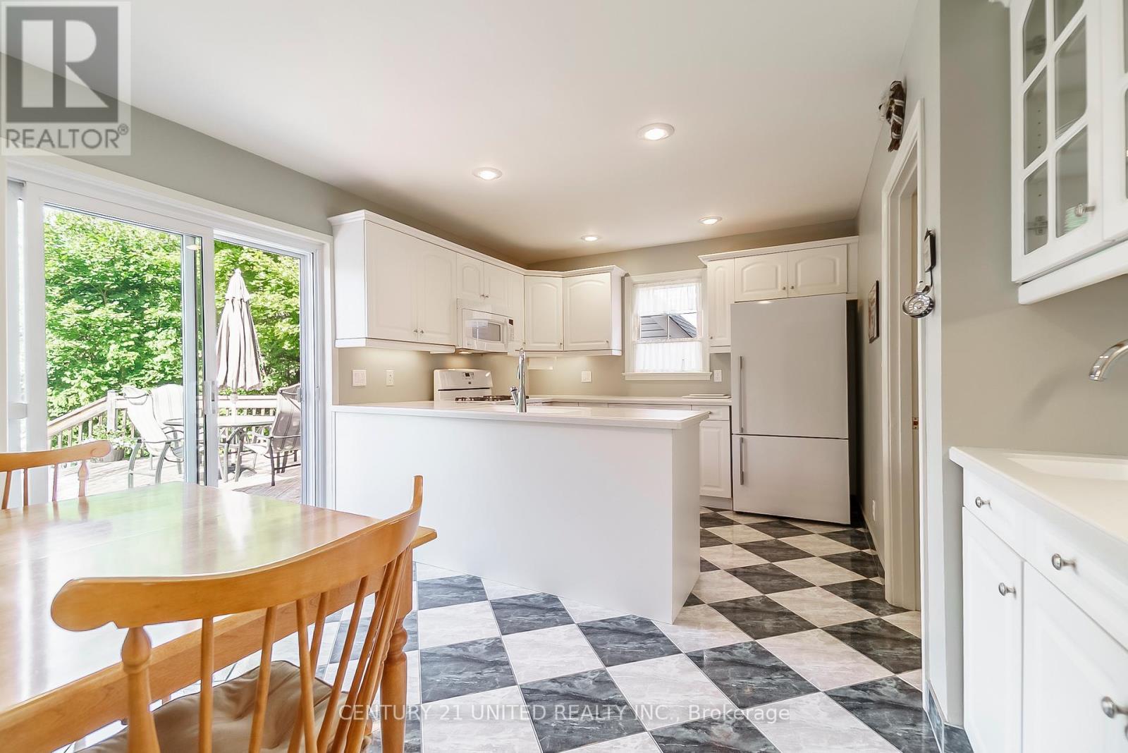 916 Valleyview Drive, Peterborough, Ontario  K9J 6R1 - Photo 13 - X13047638