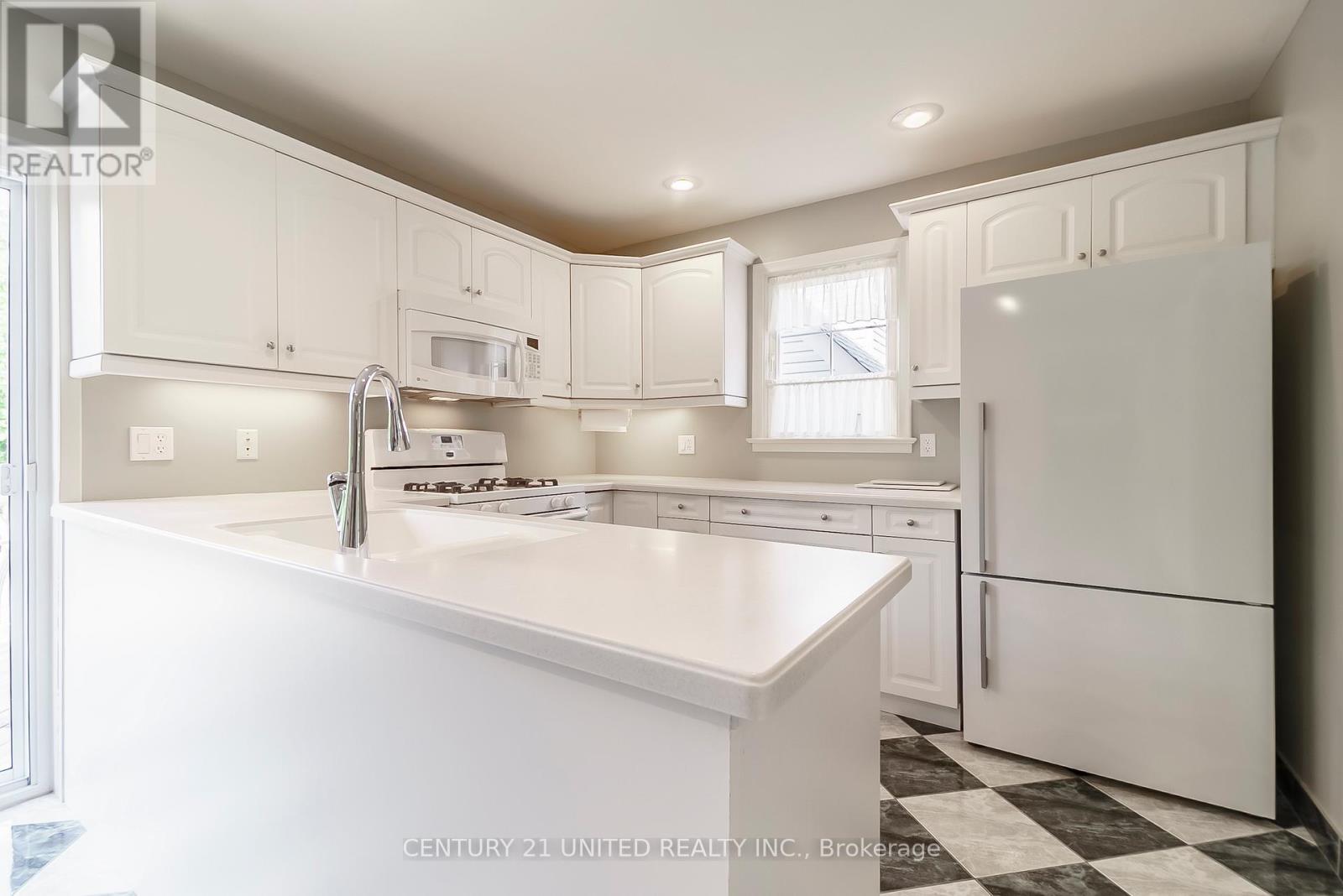 916 Valleyview Drive, Peterborough, Ontario  K9J 6R1 - Photo 14 - X13047638