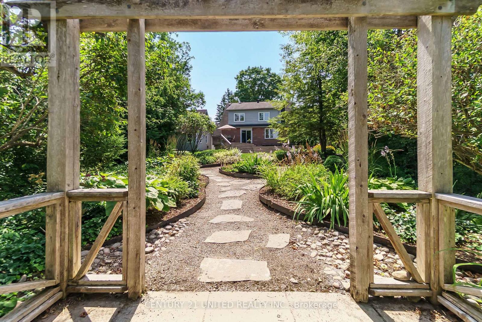 916 Valleyview Drive, Peterborough, Ontario  K9J 6R1 - Photo 2 - X13047638