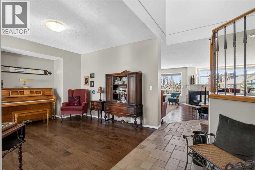 3737 Springbank Drive SW, Calgary, Alberta  T3H 4J7 - Photo 2 - A2304093