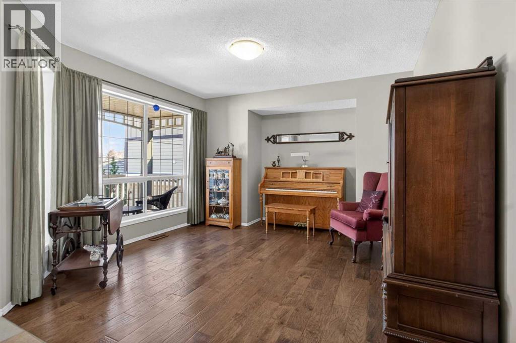 3737 Springbank Drive SW, Calgary, Alberta  T3H 4J7 - Photo 3 - A2304093