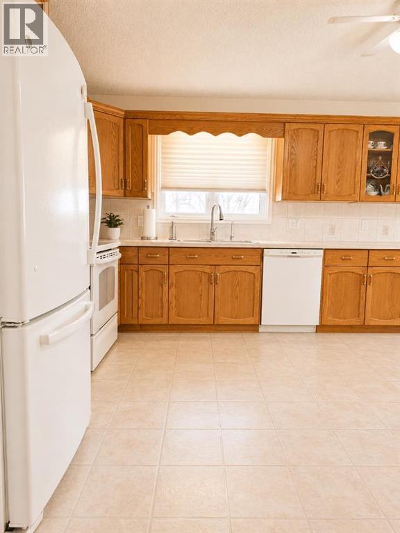 5102 60th Avenue, Vegreville, Alberta  T9C 1J1 - Photo 8 - A2305012