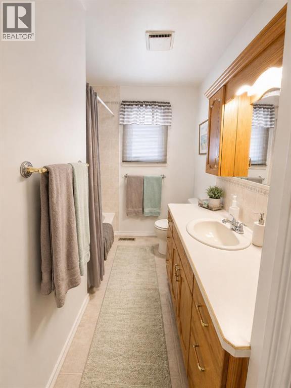 5102 60th Avenue, Vegreville, Alberta  T9C 1J1 - Photo 14 - A2305012