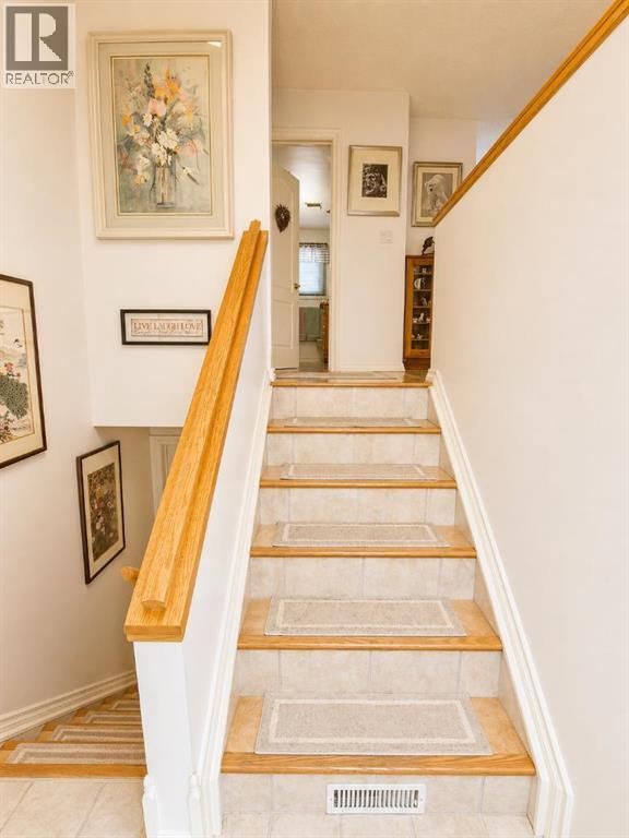 5102 60th Avenue, Vegreville, Alberta  T9C 1J1 - Photo 2 - A2305012