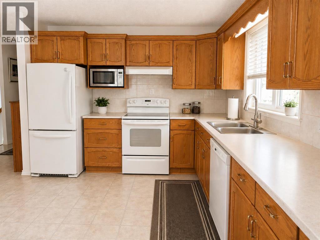 5102 60th Avenue, Vegreville, Alberta  T9C 1J1 - Photo 6 - A2305012