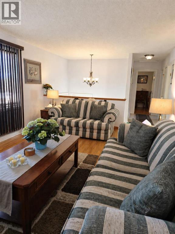 5102 60th Avenue, Vegreville, Alberta  T9C 1J1 - Photo 4 - A2305012