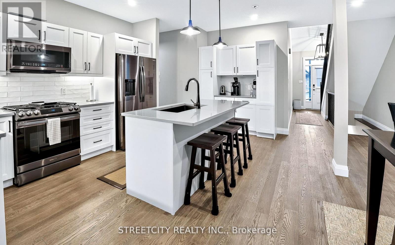 56 Compass Trail, Central Elgin, Ontario  L5G 4T8 - Photo 4 - X13047576