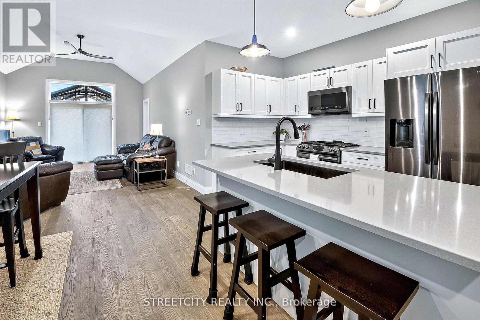 56 Compass Trail, Central Elgin, Ontario  L5G 4T8 - Photo 7 - X13047576