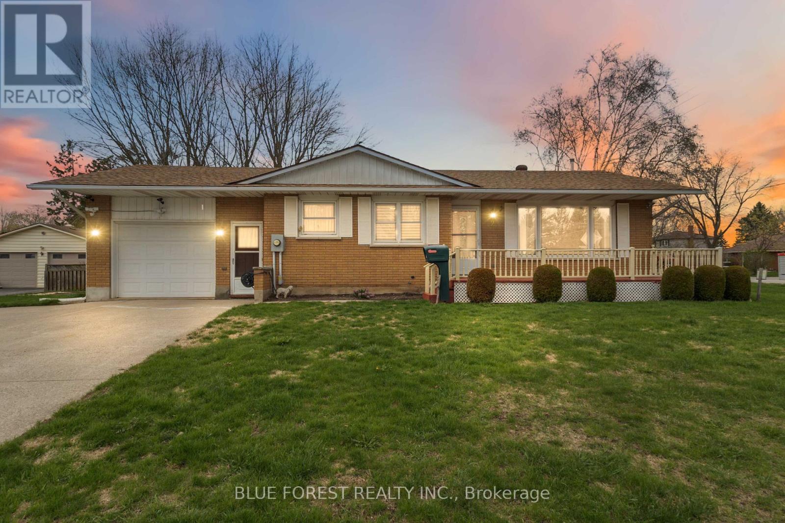 2 WADSWORTH DRIVE, Ingersoll, Ontario