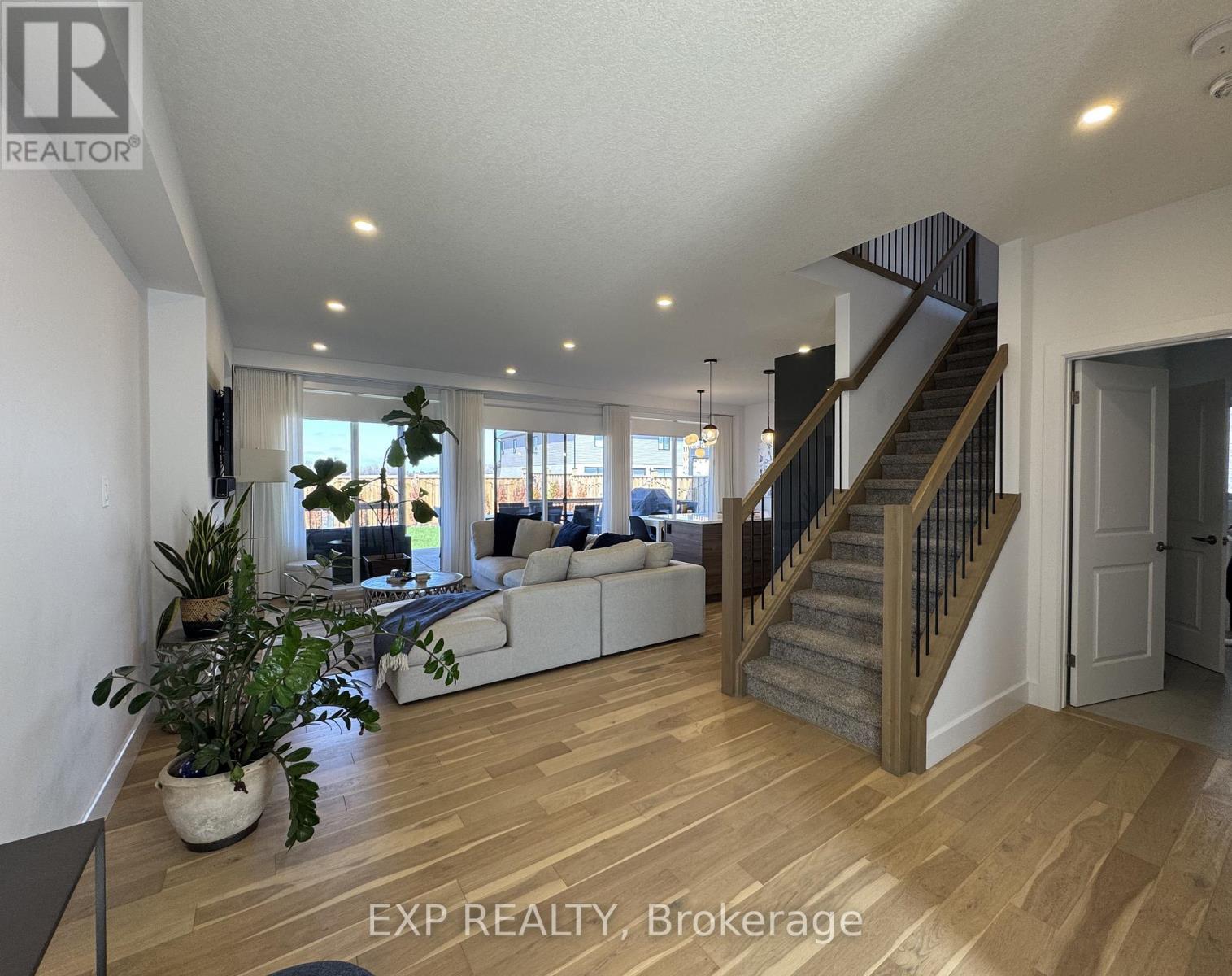 1562 Bob Schram Way, London North, Ontario  N6G 3K2 - Photo 7 - X13047678