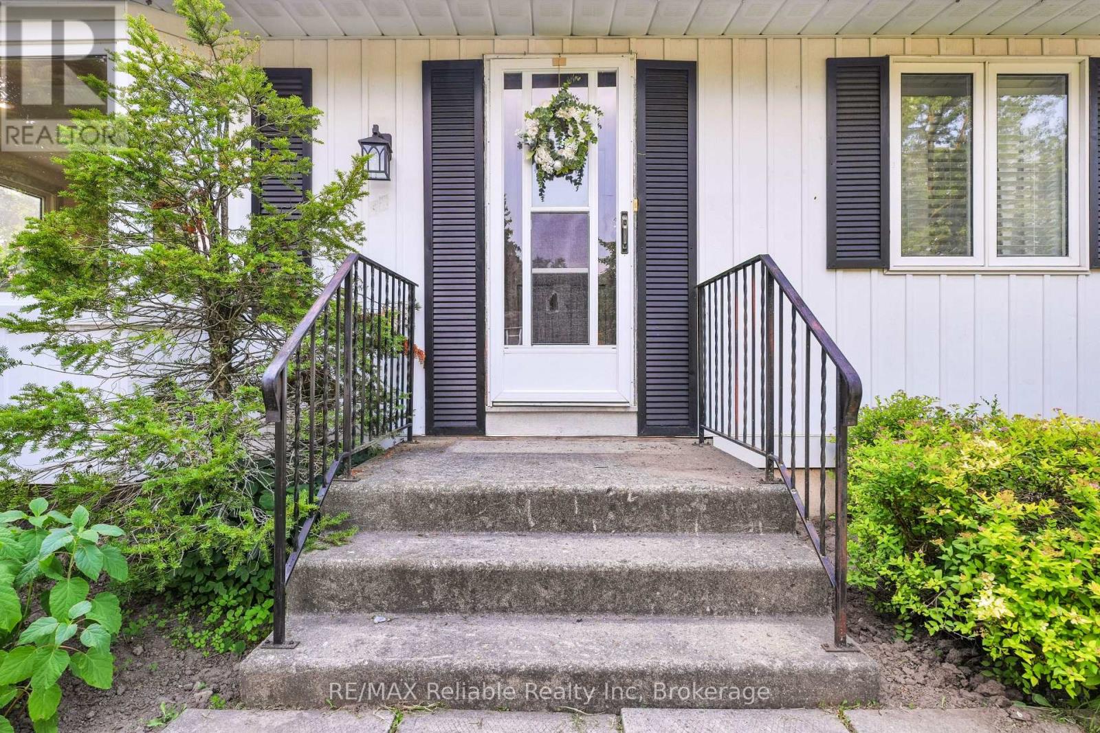 57 Coleman Street, Huron East, Ontario  N0K 1W0 - Photo 11 - X13047470