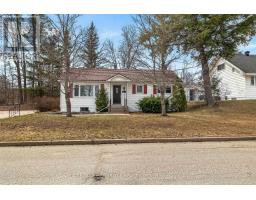 12 ALDER CRESCENT, Deep River, Ontario