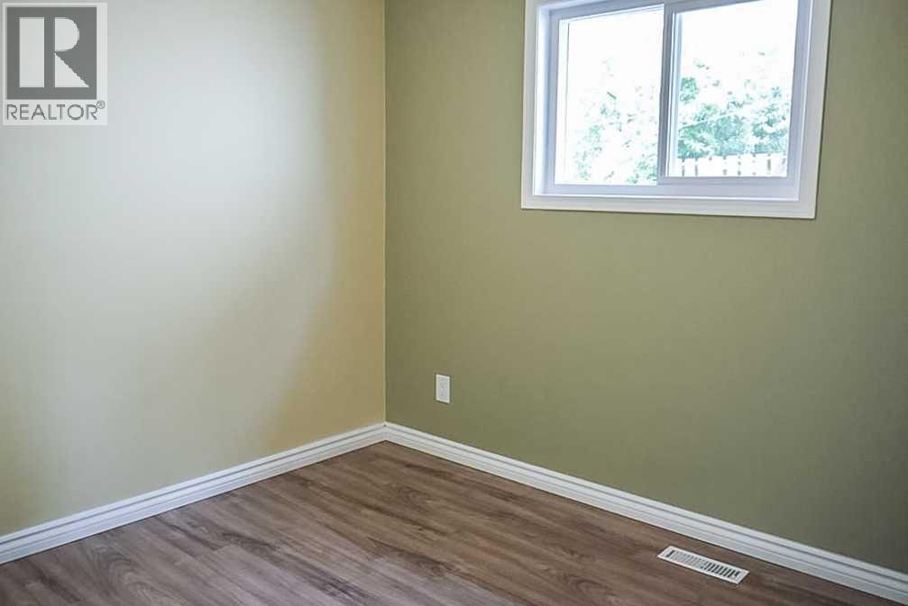 11320 97 Street, Grande Prairie, Alberta  T8V 3M9 - Photo 11 - A2305472
