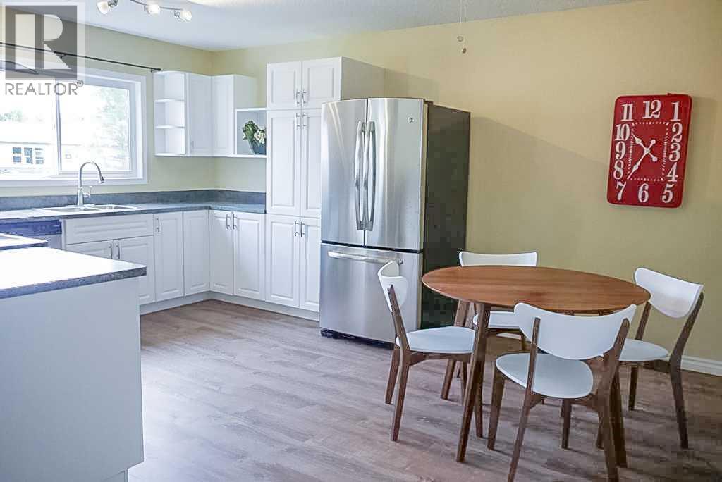 11320 97 Street, Grande Prairie, Alberta  T8V 3M9 - Photo 6 - A2305472