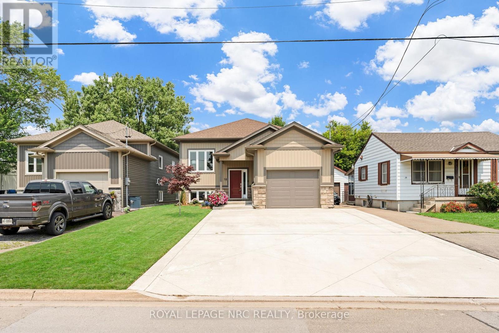 18 Erie Street, Welland, Ontario  L3B 5J7 - Photo 1 - X13047464