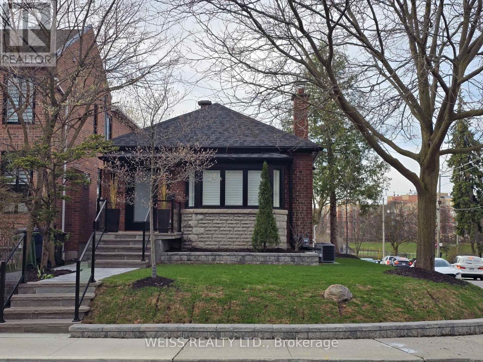 199 GLENGARRY AVENUE, Toronto, Ontario