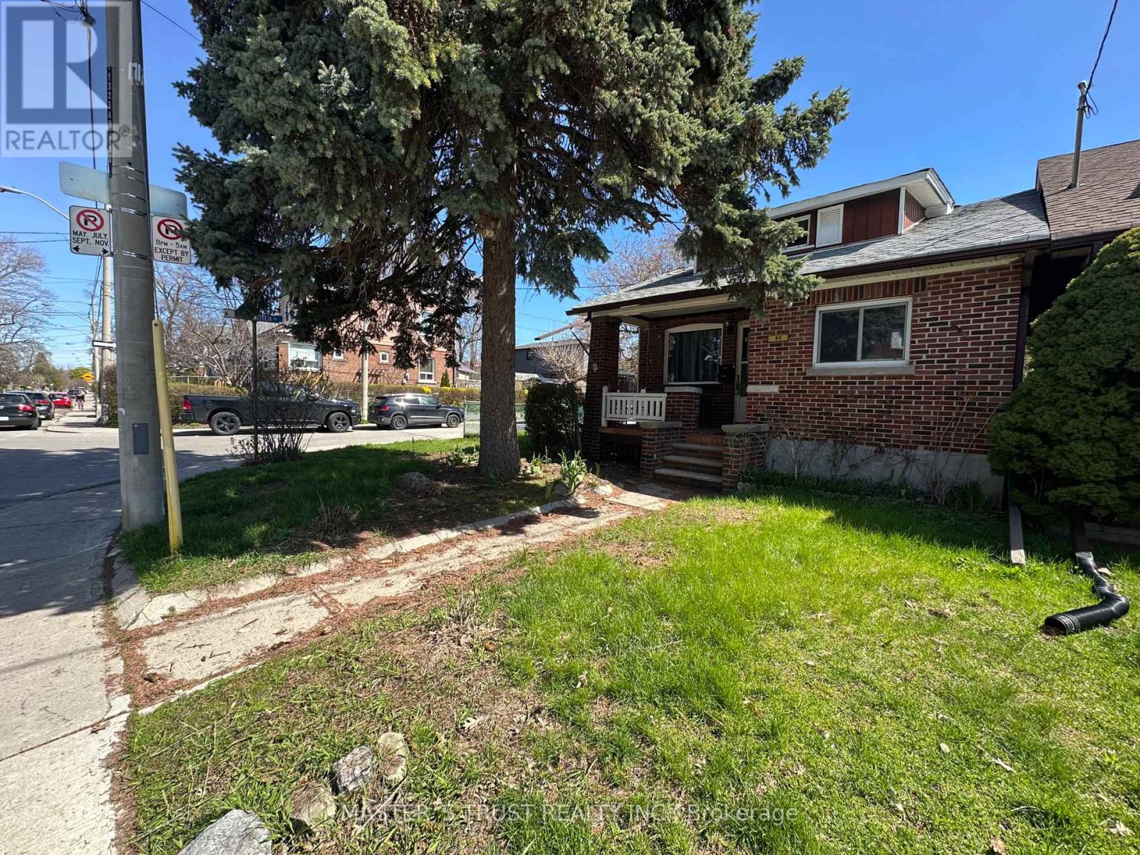 UPPER - 93 OAK PARK AVENUE, Toronto, Ontario