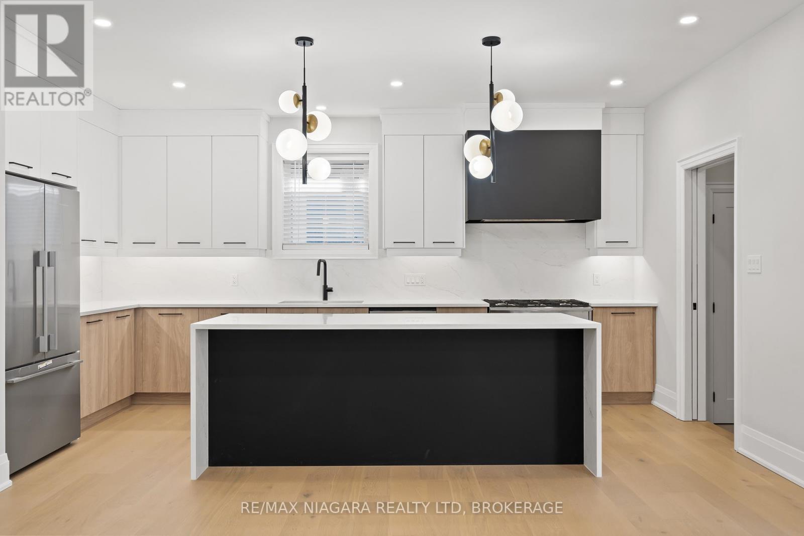 16 Accursi Crescent, Pelham, Ontario  L0S 1E2 - Photo 10 - X13007122