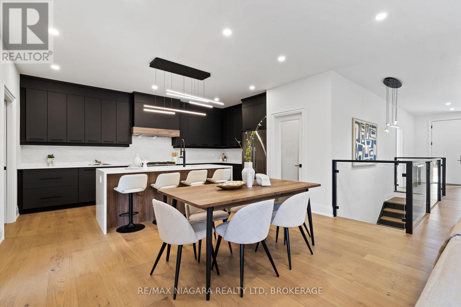 16 Accursi Crescent, Pelham, Ontario  L0S 1E2 - Photo 14 - X13007122