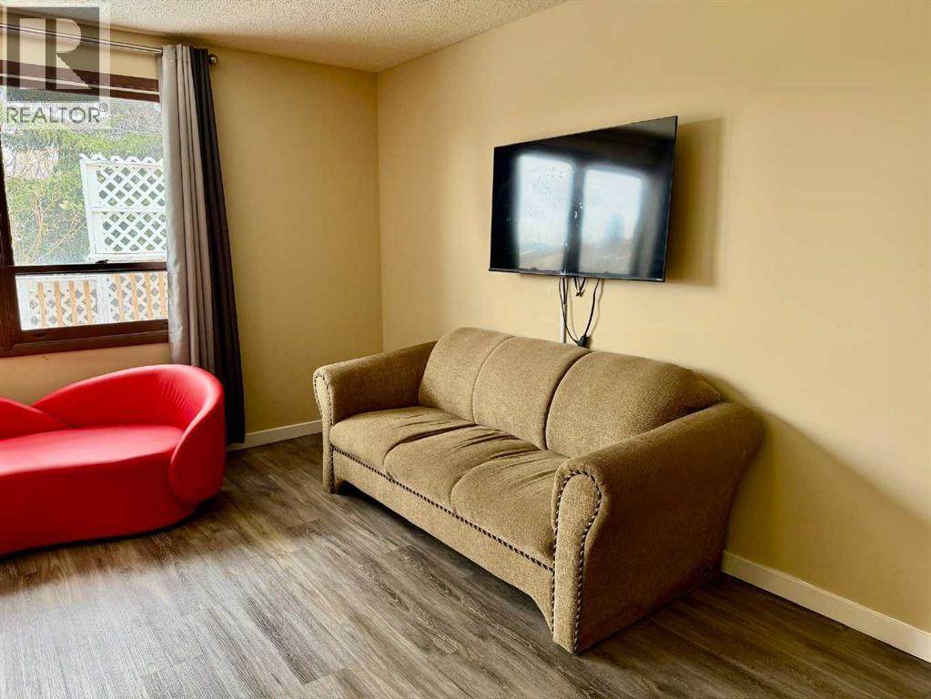 213 Stafford Bay N, Lethbridge, Alberta  T1H 5L2 - Photo 3 - A2305350