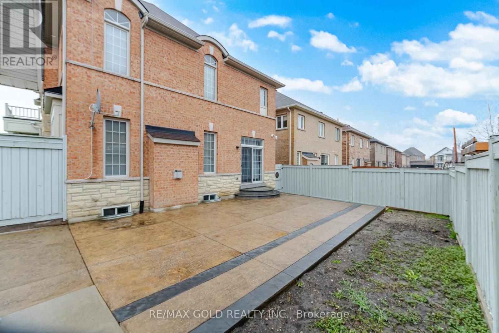 26 Drummondville Drive, Brampton, Ontario  L6P 3M9 - Photo 24 - W12991224