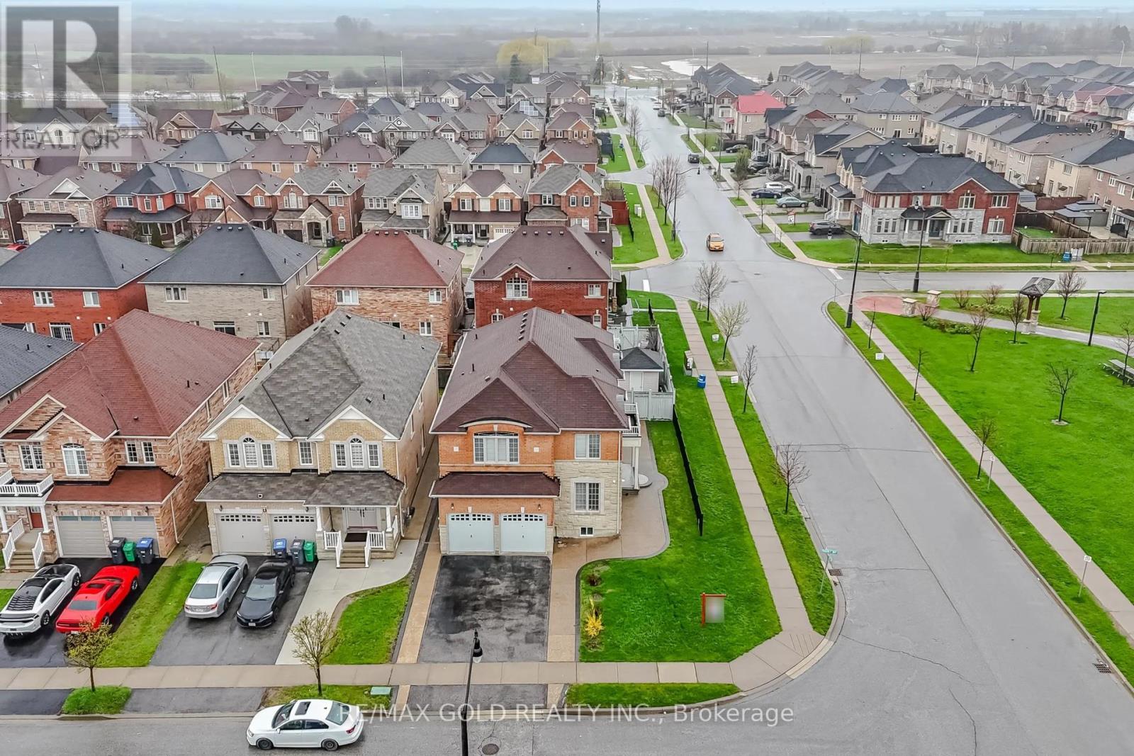 26 Drummondville Drive, Brampton, Ontario  L6P 3M9 - Photo 27 - W12991224