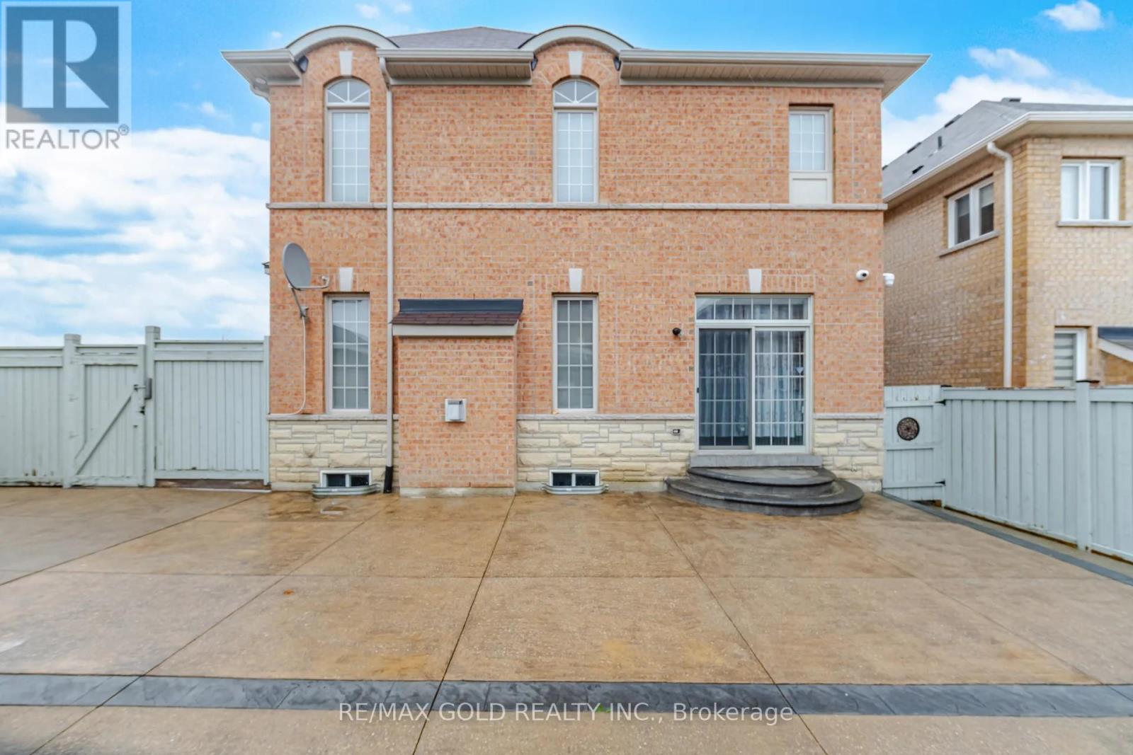 26 Drummondville Drive, Brampton, Ontario  L6P 3M9 - Photo 25 - W12991224