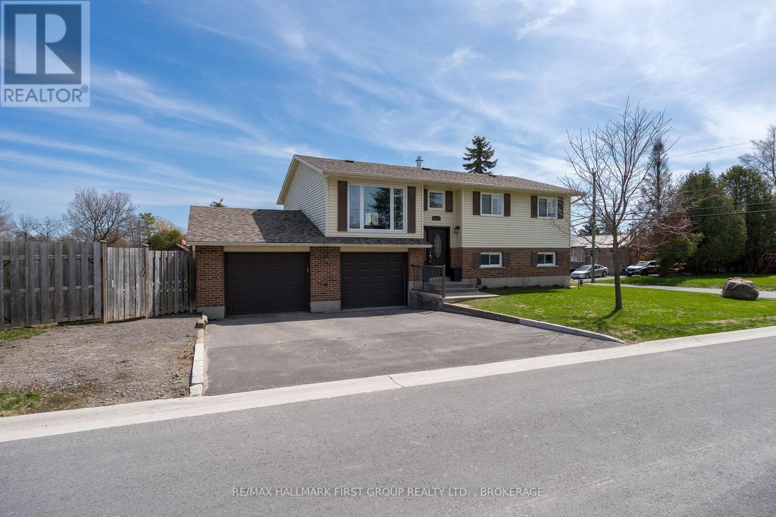 22 CROSS STREET, Loyalist, Ontario