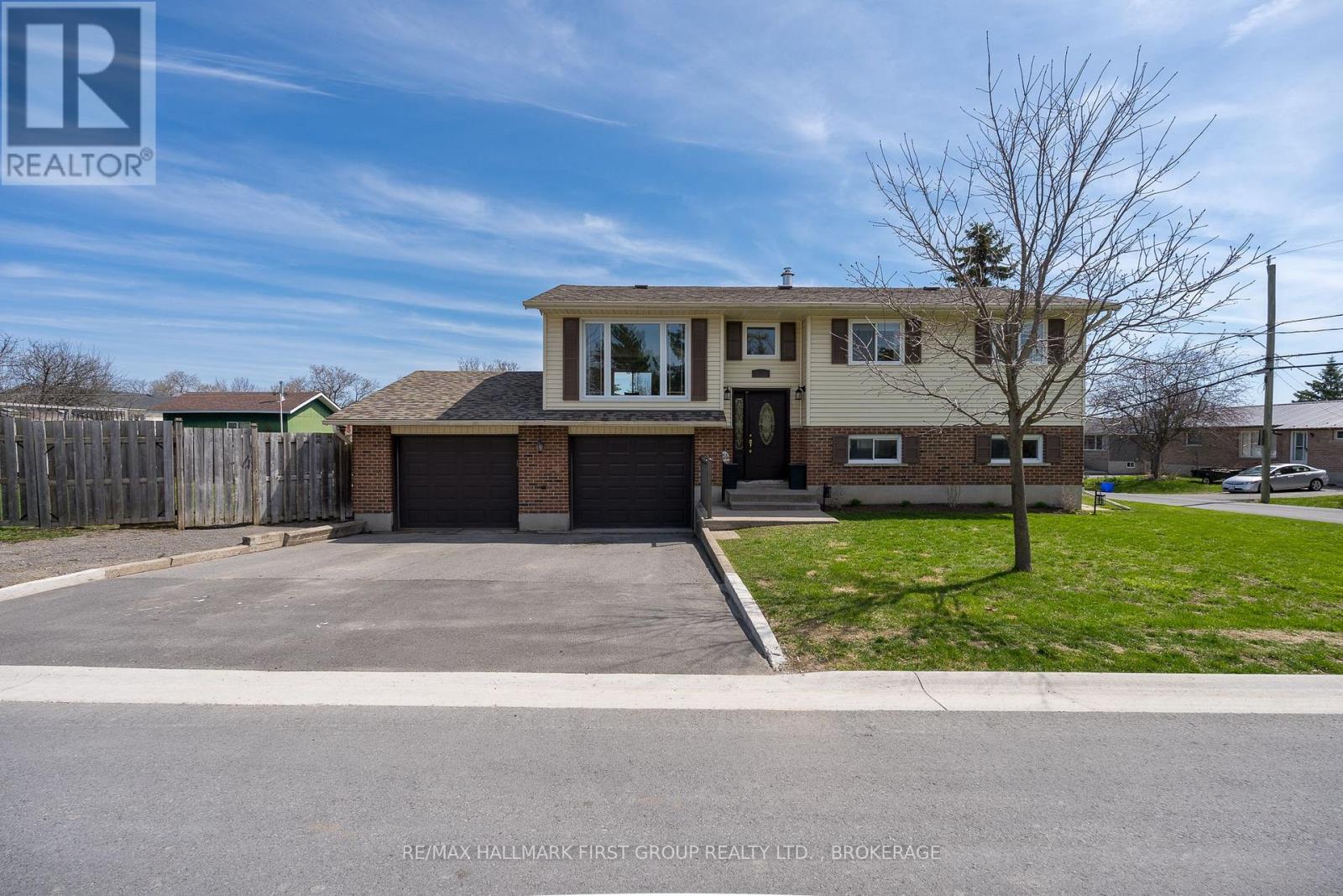 22 Cross Street, Loyalist, Ontario  K0H 2H0 - Photo 2 - X13047446