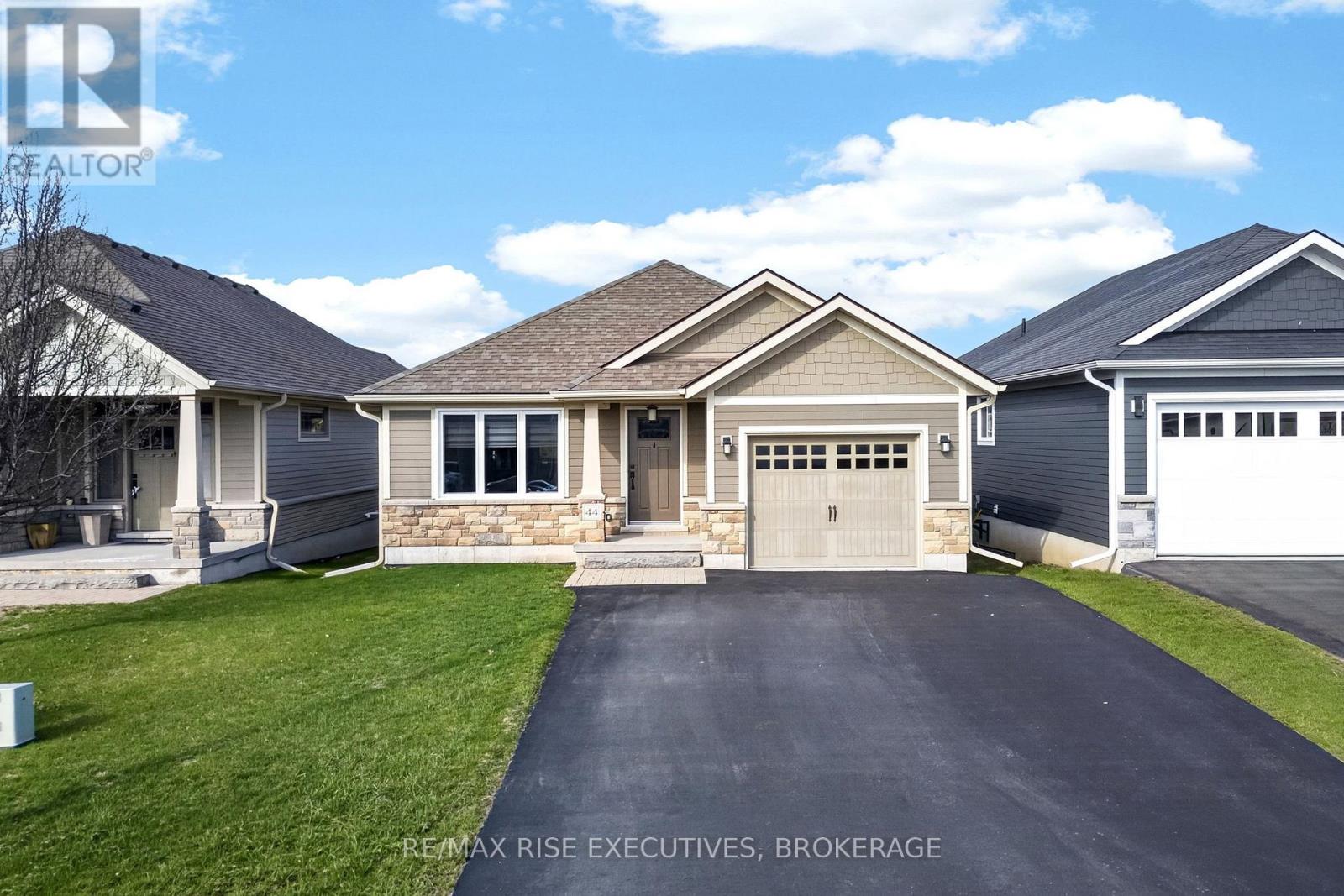 44 TESSA BOULEVARD, Belleville, Ontario