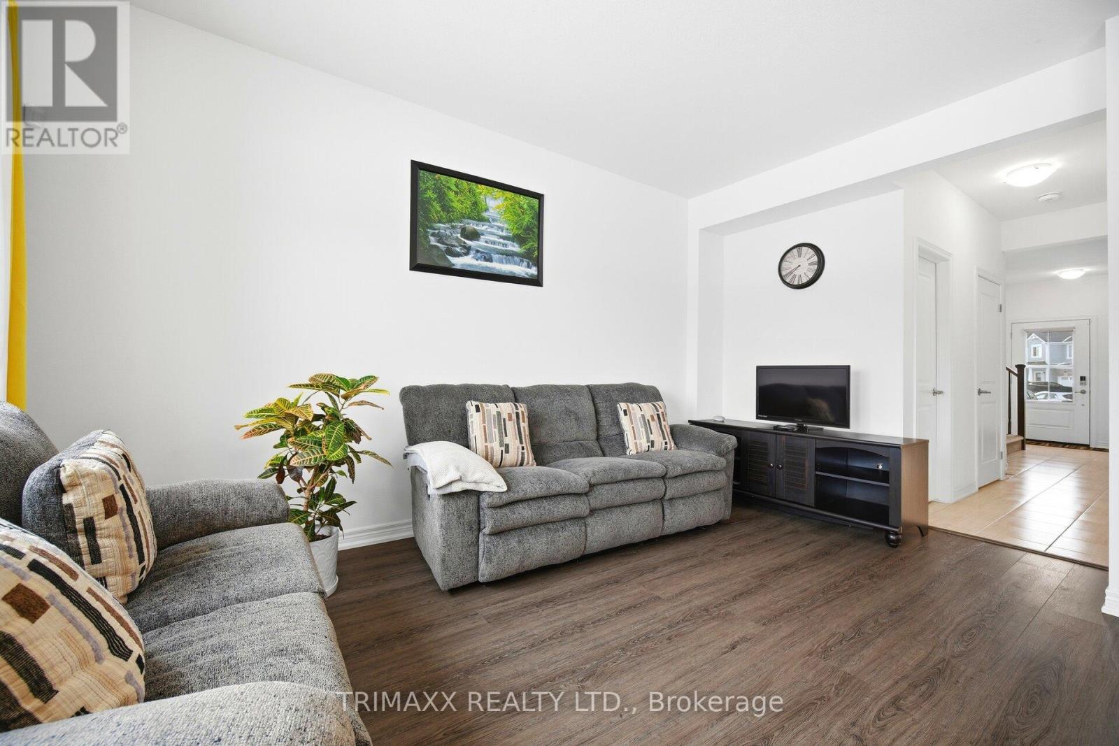 160 Sunflower Place, Welland, Ontario  L3C 0H9 - Photo 7 - X12816106