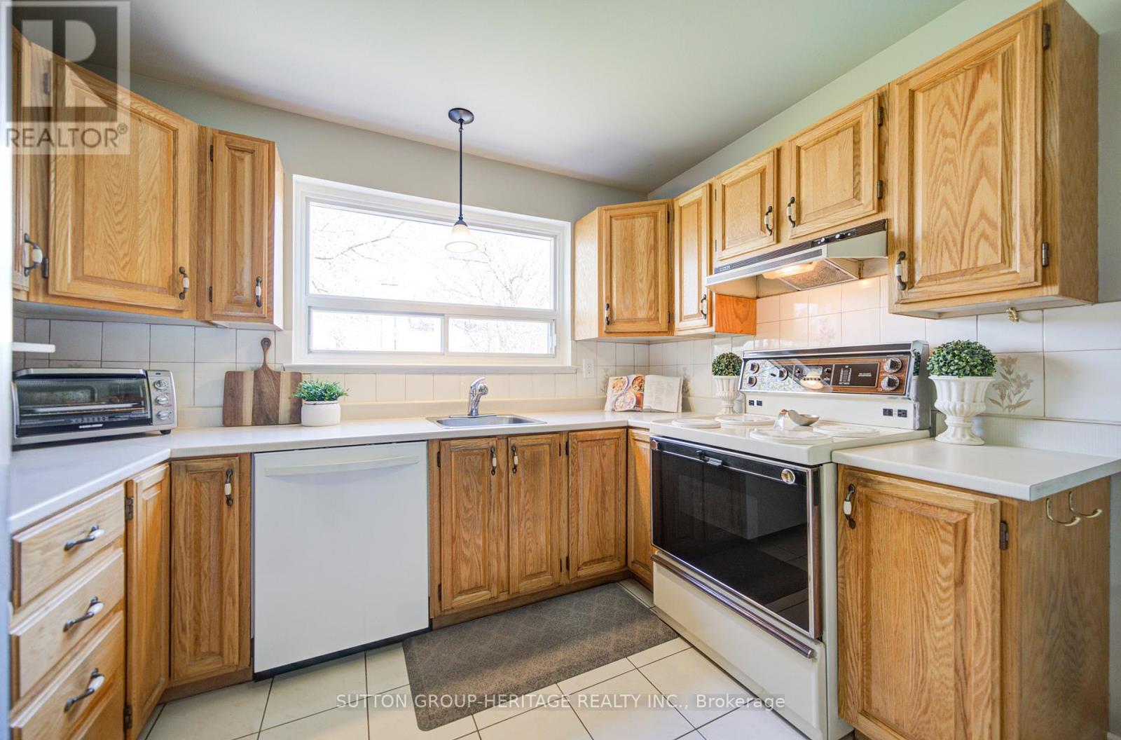 144 Old Sheppard Avenue, Toronto, Ontario  M2J 3L9 - Photo 11 - C13047392