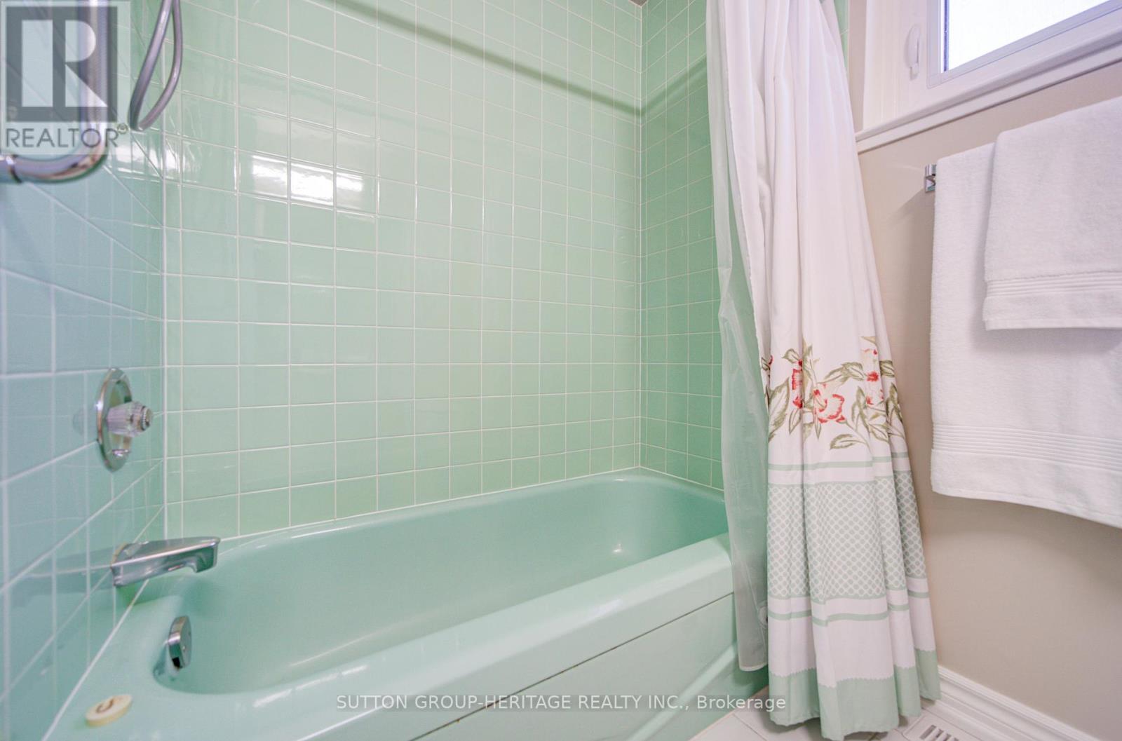 144 Old Sheppard Avenue, Toronto, Ontario  M2J 3L9 - Photo 20 - C13047392