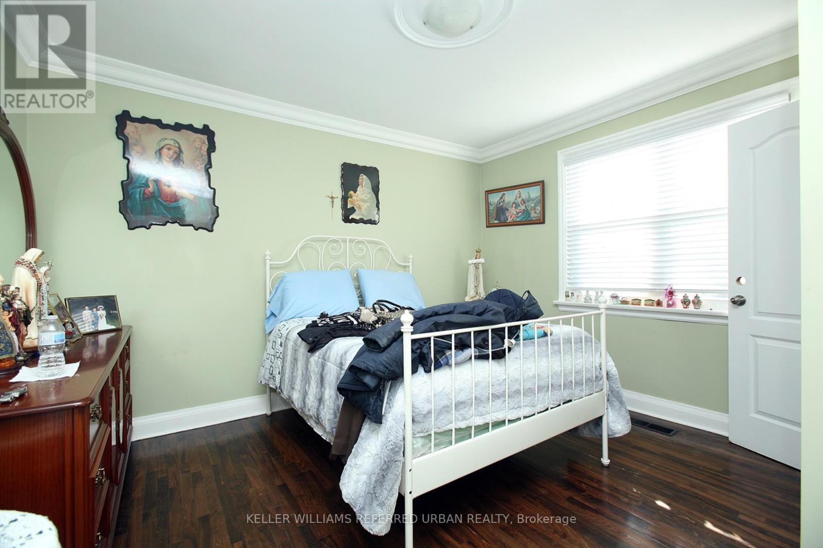 94 Fairholme Avenue, Toronto, Ontario  M6B 2W6 - Photo 14 - C13047416