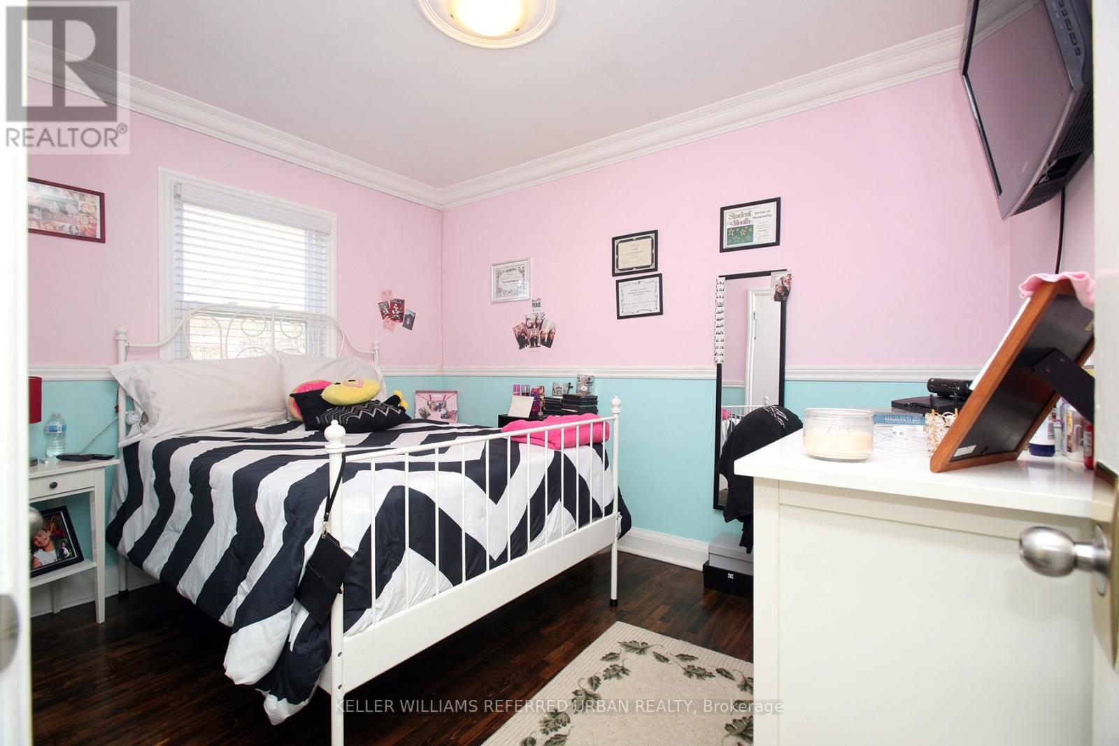 94 Fairholme Avenue, Toronto, Ontario  M6B 2W6 - Photo 17 - C13047416