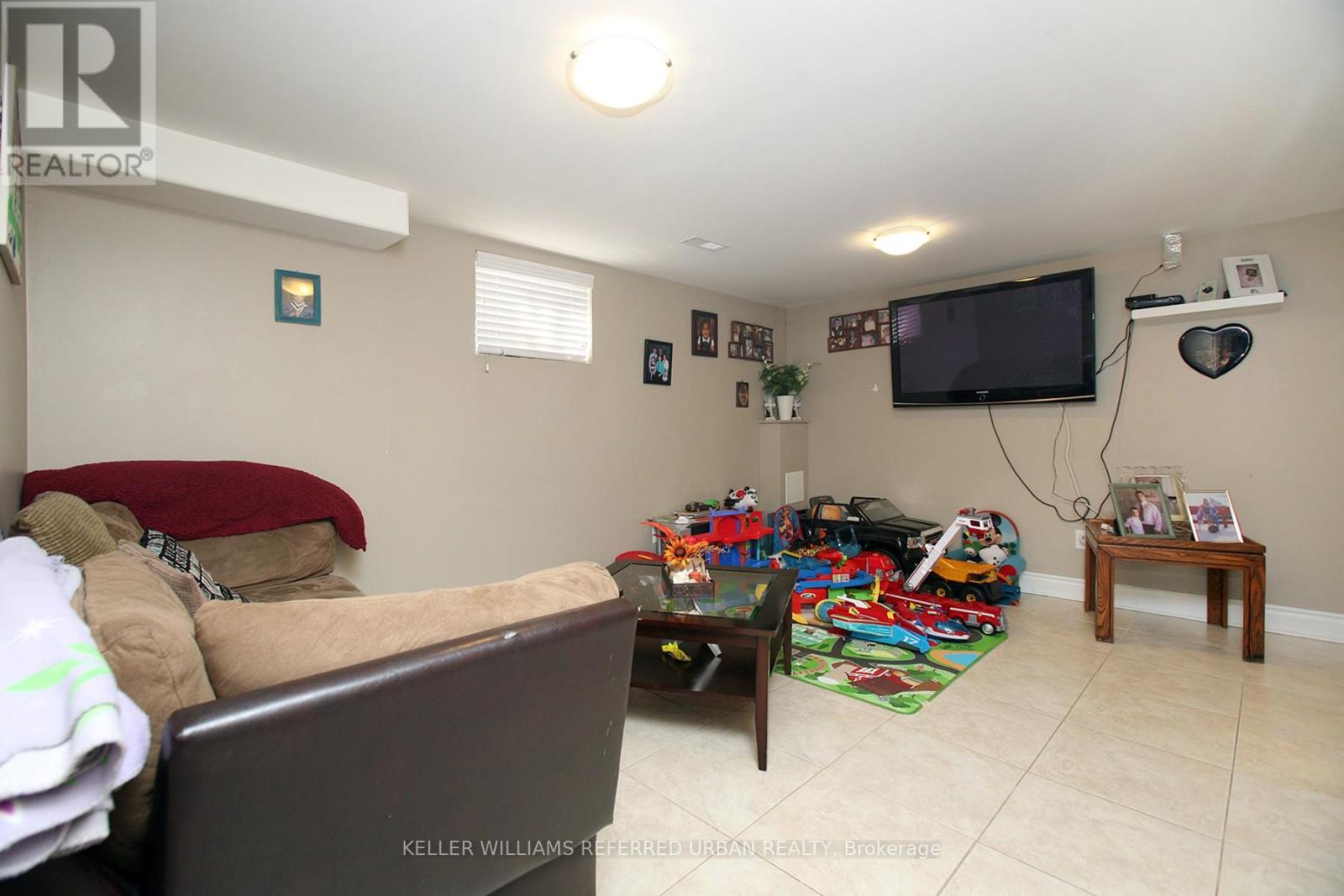 94 Fairholme Avenue, Toronto, Ontario  M6B 2W6 - Photo 23 - C13047416